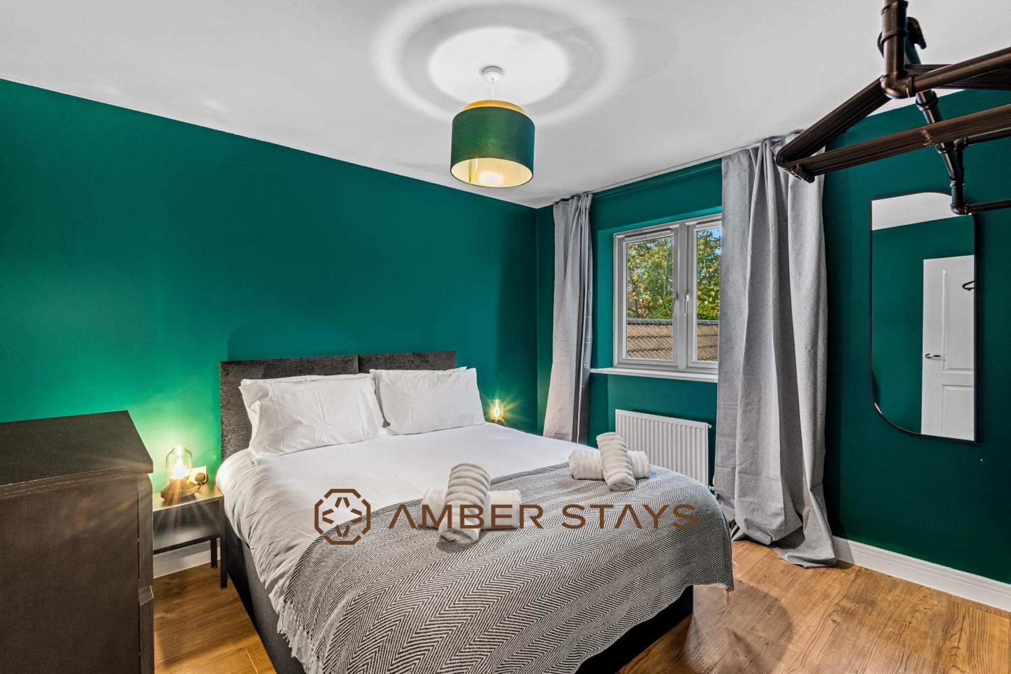 Spacious 5 Bed House In Reading By Amber Stays, Perfect For Business & Contractors, Sleeps 12! Buitenkant foto