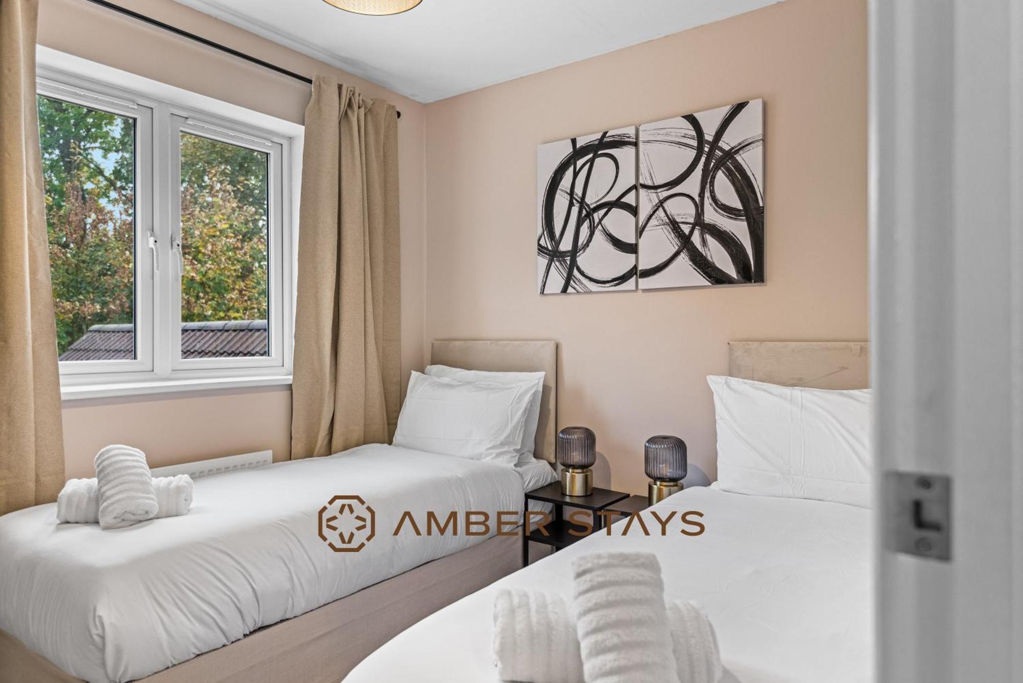 Spacious 5 Bed House In Reading By Amber Stays, Perfect For Business & Contractors, Sleeps 12! Buitenkant foto
