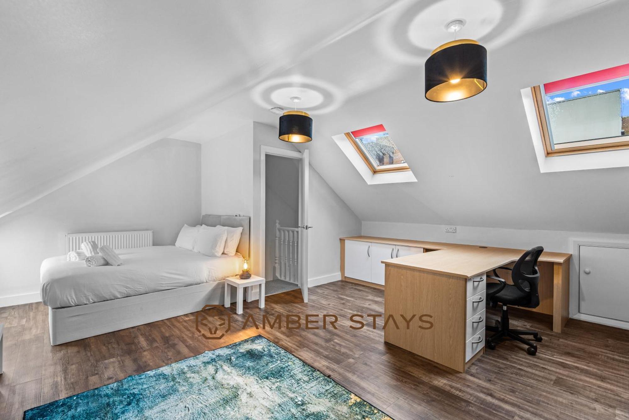Spacious 5 Bed House In Reading By Amber Stays, Perfect For Business & Contractors, Sleeps 12! Buitenkant foto