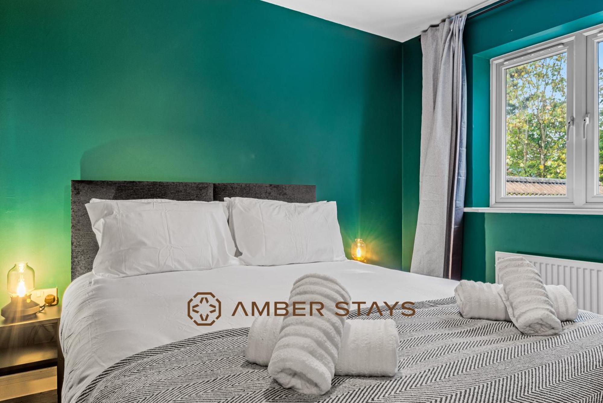 Spacious 5 Bed House In Reading By Amber Stays, Perfect For Business & Contractors, Sleeps 12! Buitenkant foto