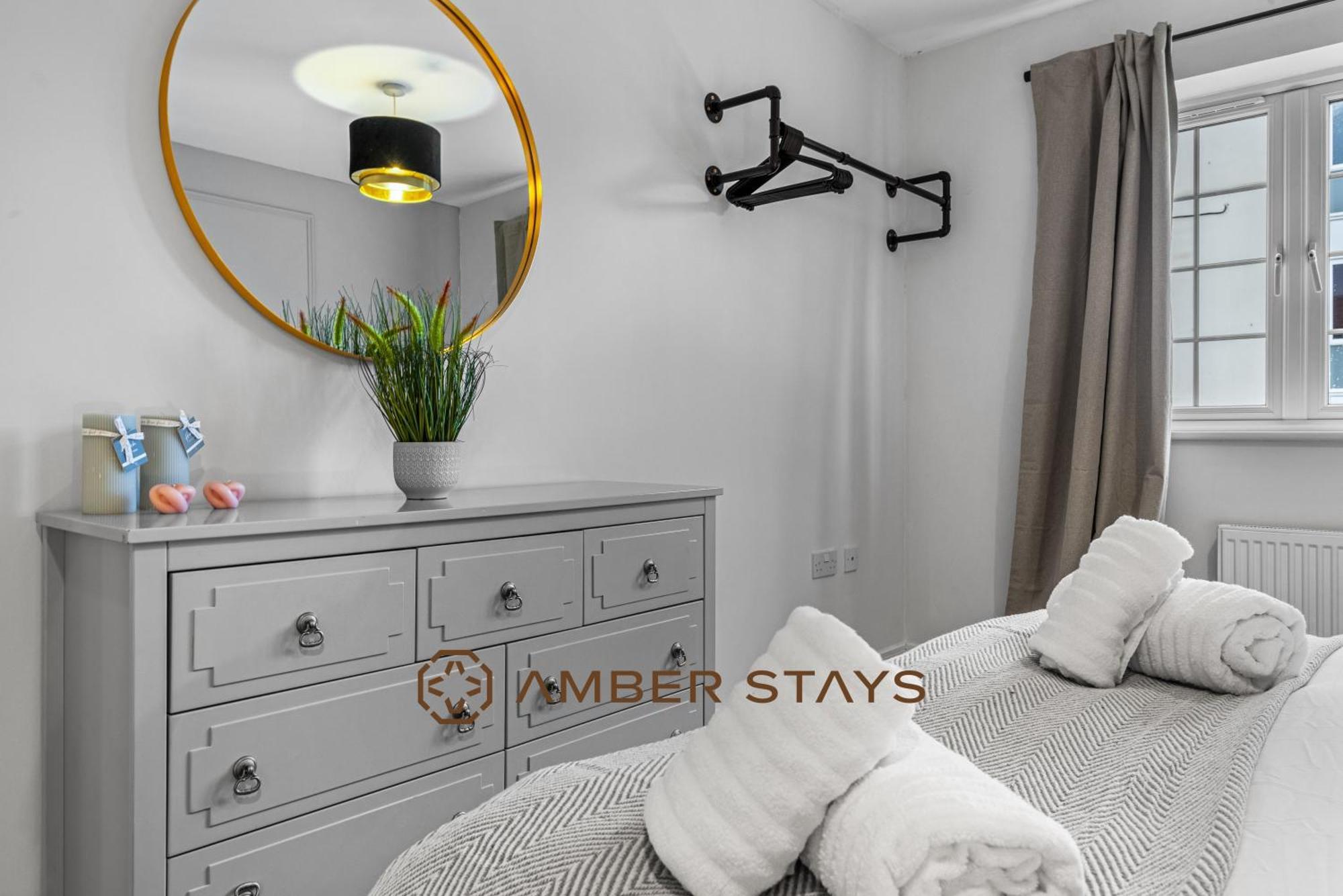 Spacious 5 Bed House In Reading By Amber Stays, Perfect For Business & Contractors, Sleeps 12! Buitenkant foto