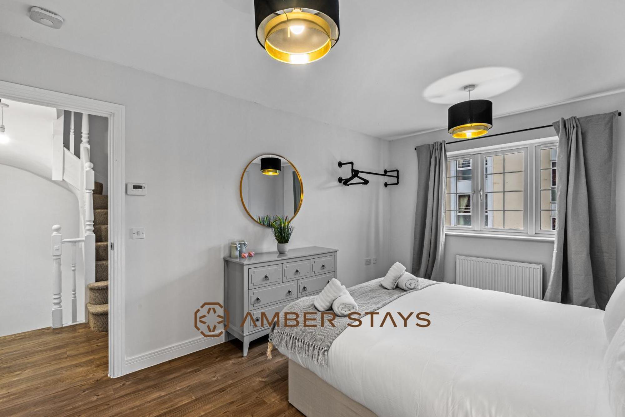 Spacious 5 Bed House In Reading By Amber Stays, Perfect For Business & Contractors, Sleeps 12! Buitenkant foto