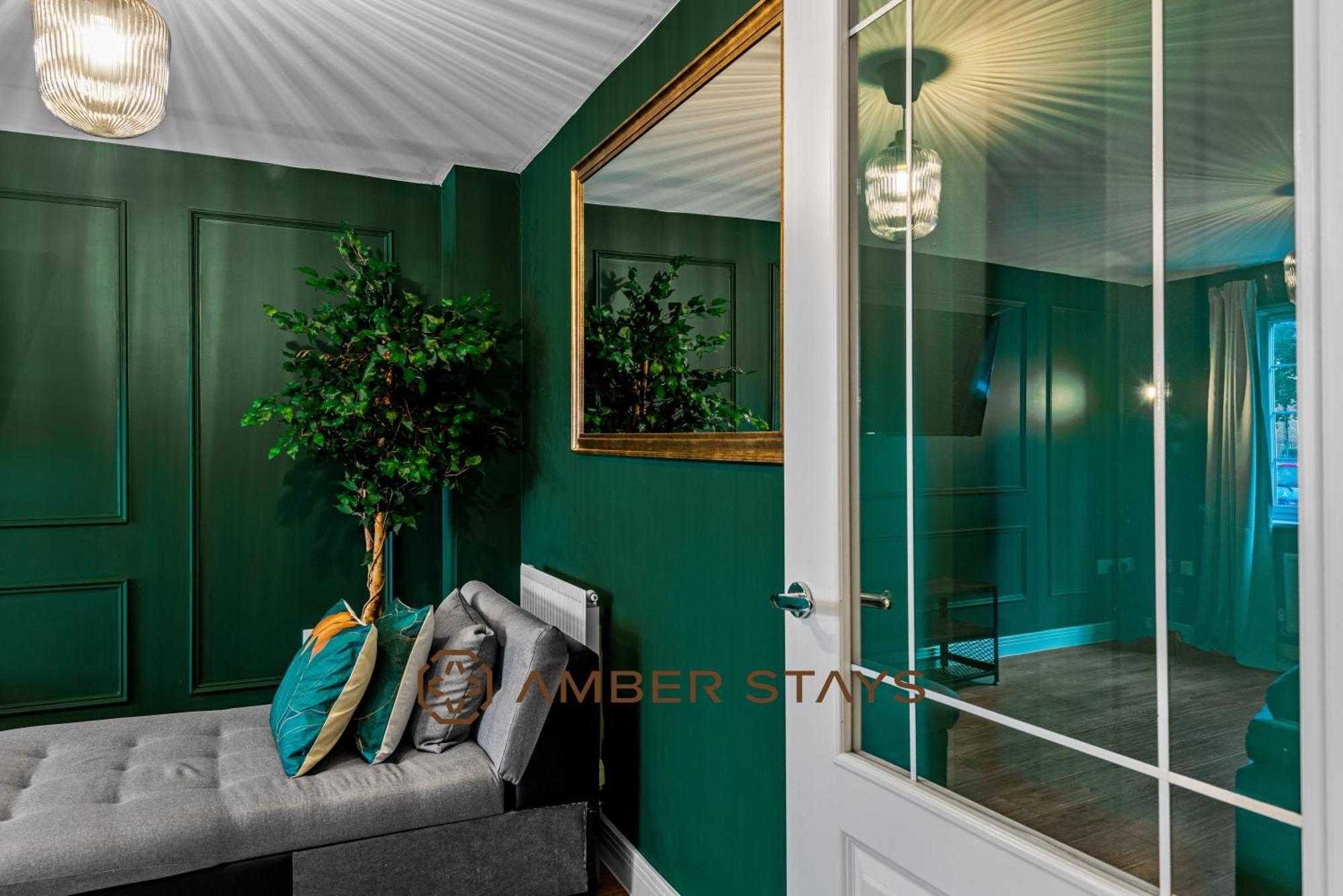 Spacious 5 Bed House In Reading By Amber Stays, Perfect For Business & Contractors, Sleeps 12! Buitenkant foto