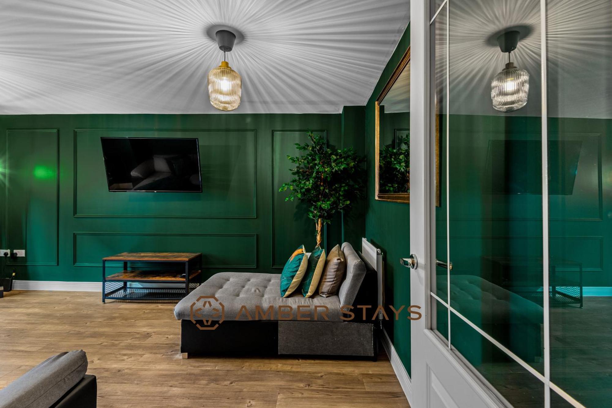 Spacious 5 Bed House In Reading By Amber Stays, Perfect For Business & Contractors, Sleeps 12! Buitenkant foto